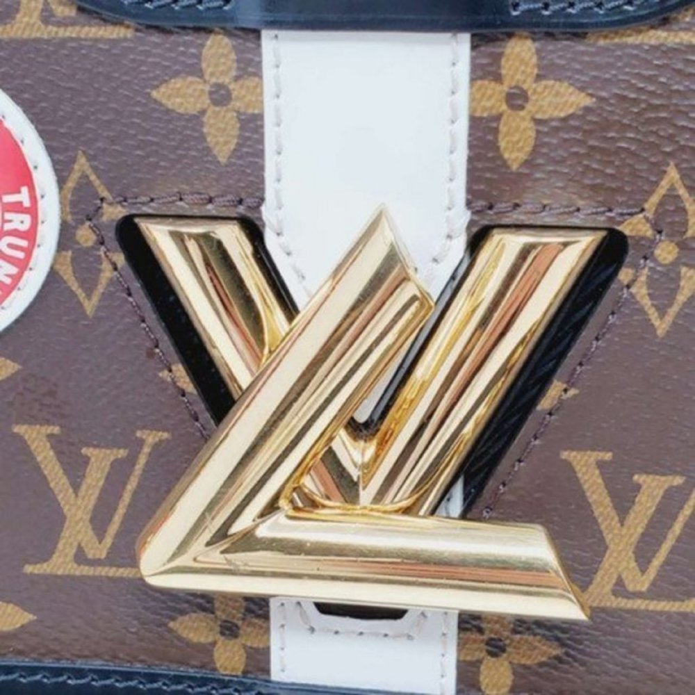 Louis Vuitton Twist MM Monogram Limited EditionBag - Picture 12 of 16